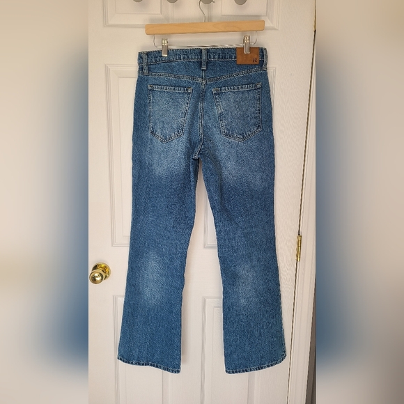 Banana Republic Bootcut Jean - Picture 4 of 12
